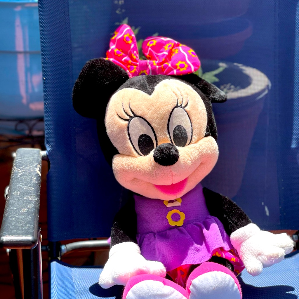This Adorable Minnie Mouse Is A True Collectors Item Excellent Condition